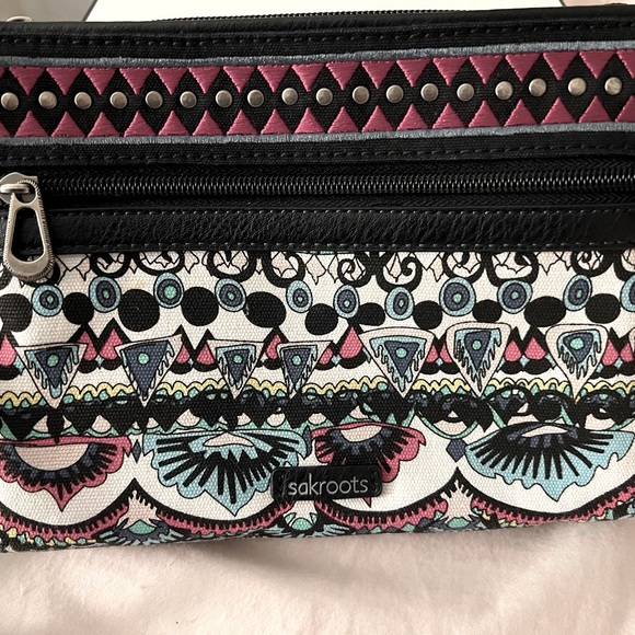 Artist Circle Pinkberry One World Zip Top Crossbody Bag - Picture 2 of 2